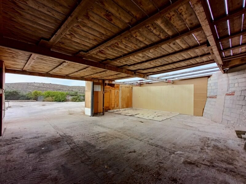 🏡 Chalet independiente con piscina y parcela de más de 11.000 m² en Aspe, Alicante