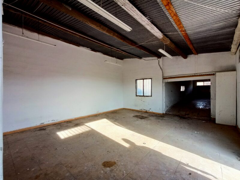 🏡 Chalet independiente con piscina y parcela de más de 11.000 m² en Aspe, Alicante