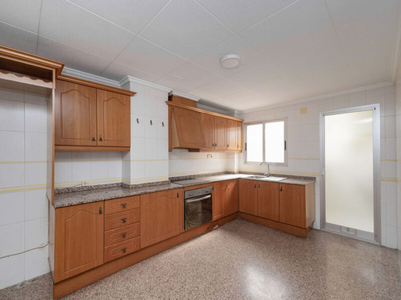 Piso en venta en Aspe, Alicante – 90 m², 3 dormitorios, 2 baños y terraza