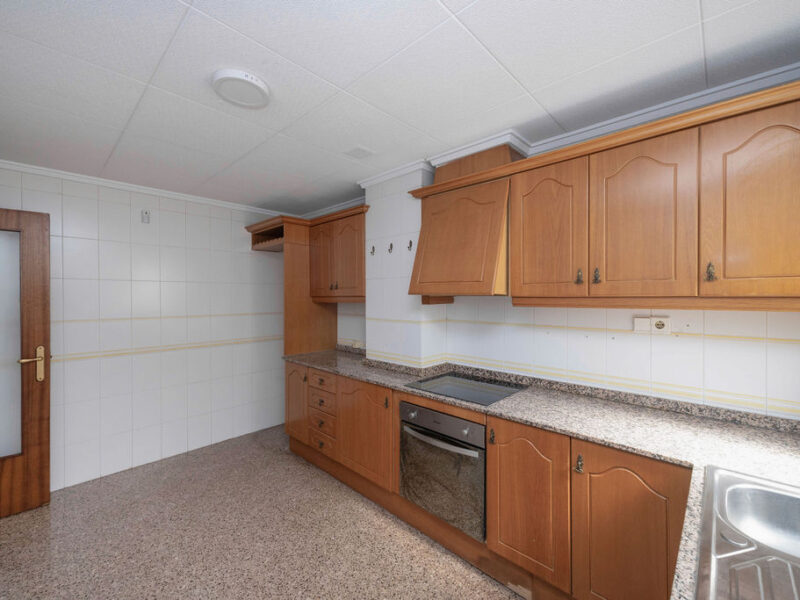 Piso en venta en Aspe, Alicante – 90 m², 3 dormitorios, 2 baños y terraza