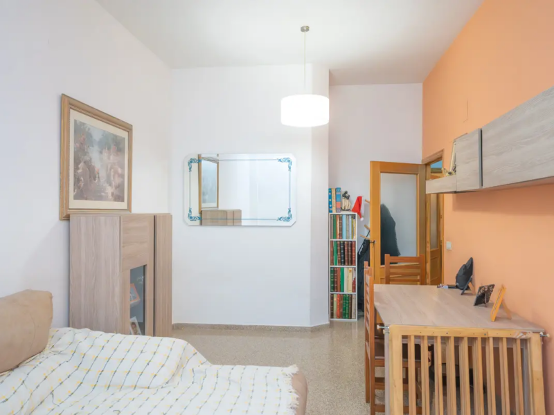 LISTO PARA VIVIR O INVERTIR - Con Garaje Trastero Y Patio Interior En San Vicente del Raspeig