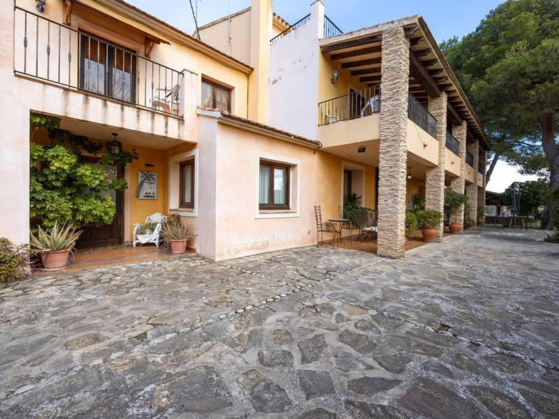 Finca restaurante y hostal Torremanzanas (Alicante)