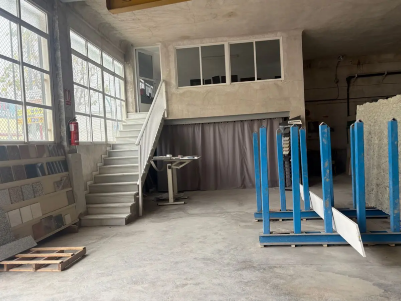 Nave Industrial y Terreno en Venta - Santa Pola