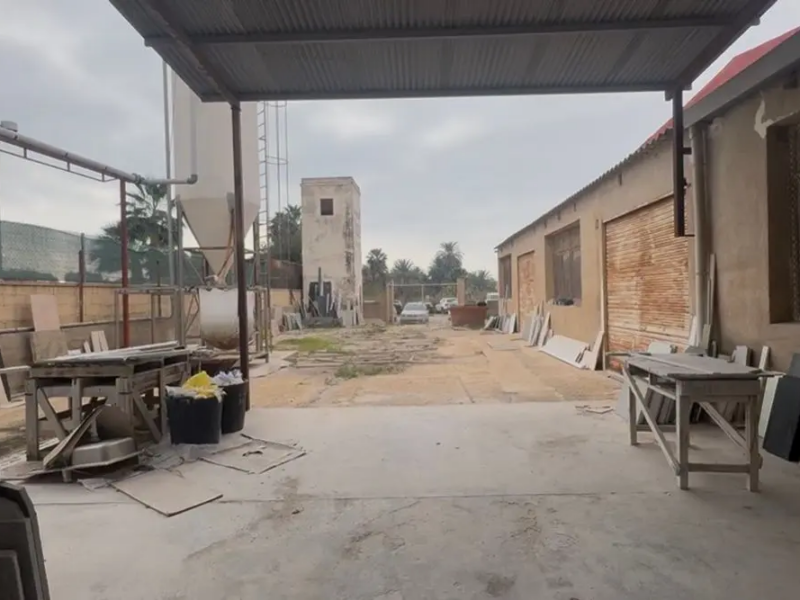 Nave Industrial y Terreno en Venta - Santa Pola