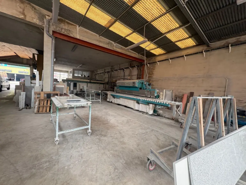 Nave Industrial y Terreno en Venta - Santa Pola