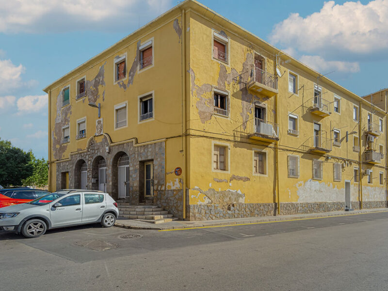 🏡 Piso en venta de 4 dormitorios en Elda, Alicante – Ubicación con todos los servicios y excelentes comunicaciones