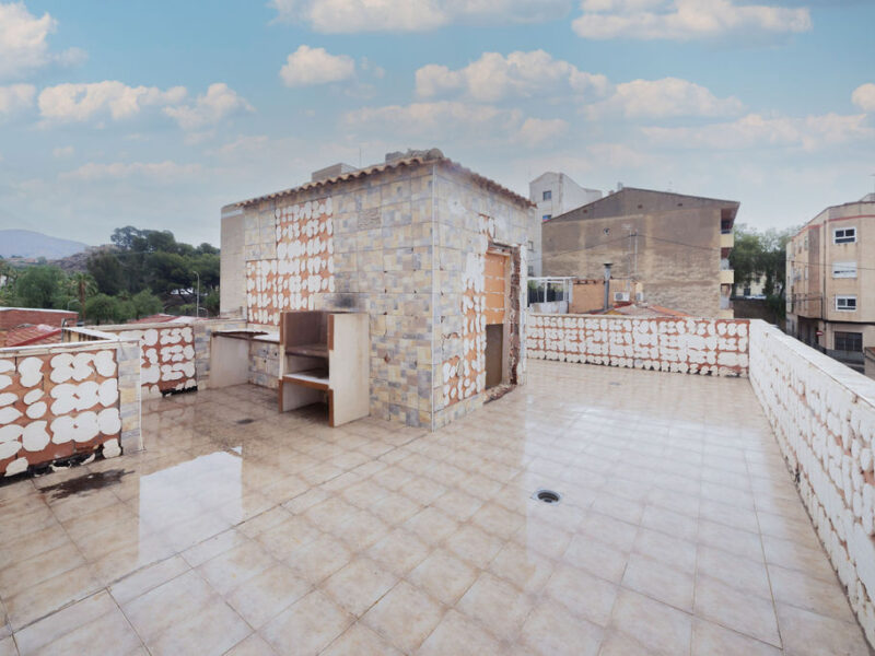 🏡 Casa en venta de 167 m² en Elda, Alicante – Amplia, funcional y ubicada en pleno casco urbano