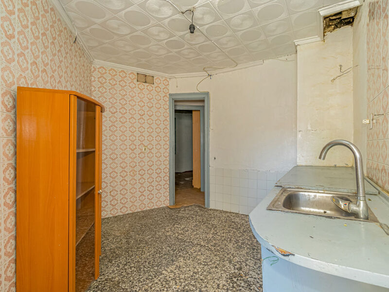 🏡 Piso en venta de 4 dormitorios en Elda, Alicante – Ubicación con todos los servicios y excelentes comunicaciones